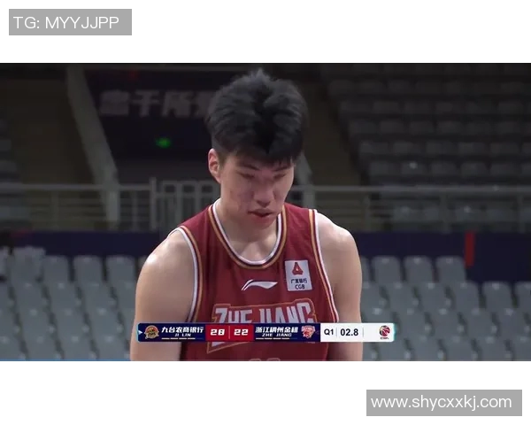 余嘉豪：从青涩少年到篮球场上的璀璨新星的成长之路