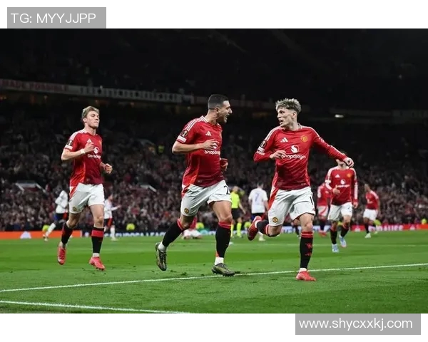 奥格斯堡主场迎战曼联双方争夺欧战资格关键战役